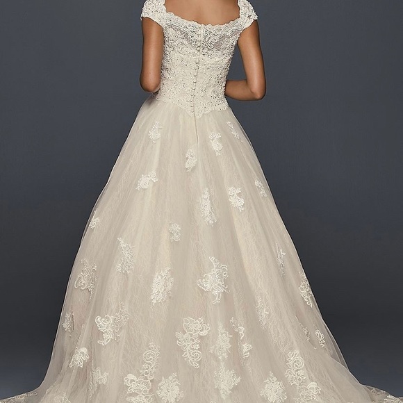 David's bridal Oleg cassini wedding dress - Picture 2 of 5